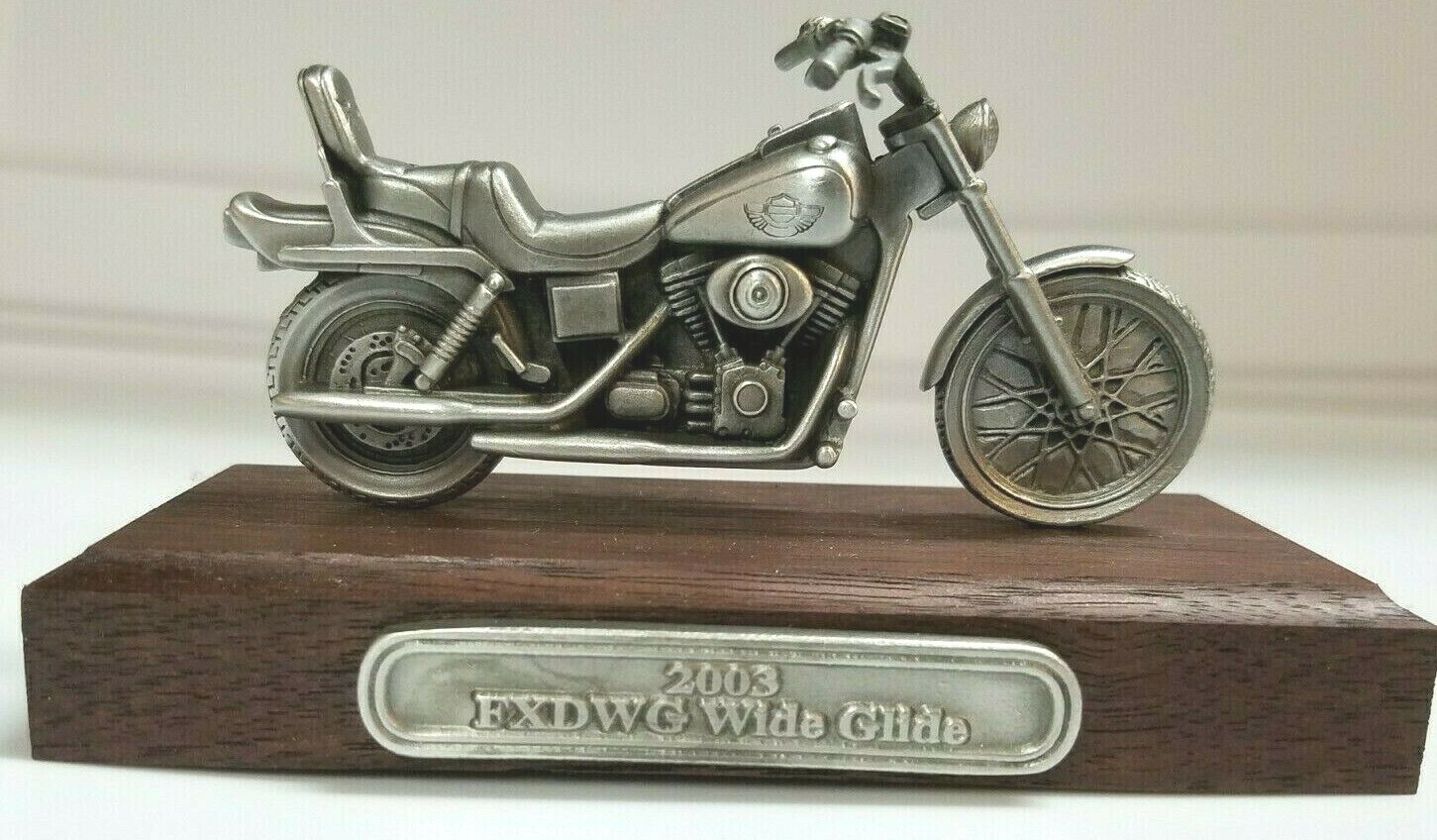 VERY RARE PEWTER 2003 HARLEY DAVIDSON FXDWG WIDE GLIDE CLASSIC WOOD PLAQUE