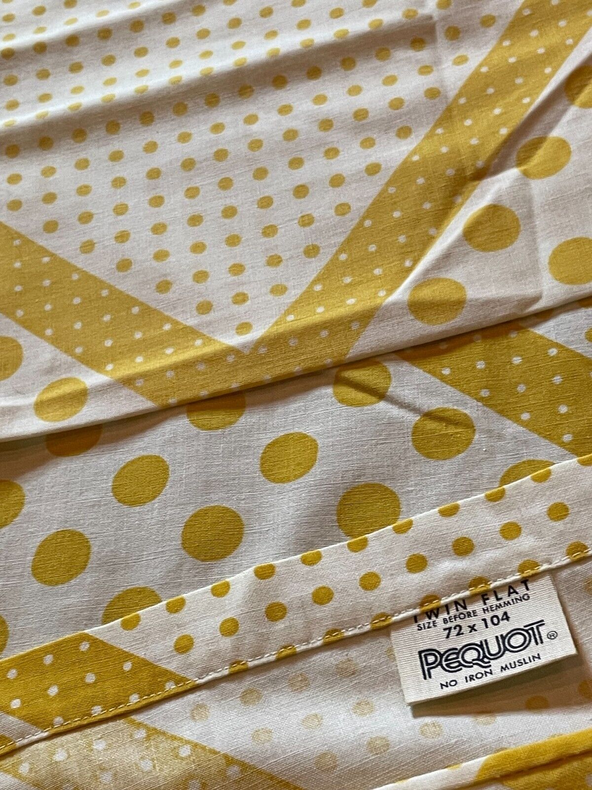 Vintage Pequot Mod 60s MCM Kitschy Yellow Polka Dot Twin Bed Sheet Set + Cases