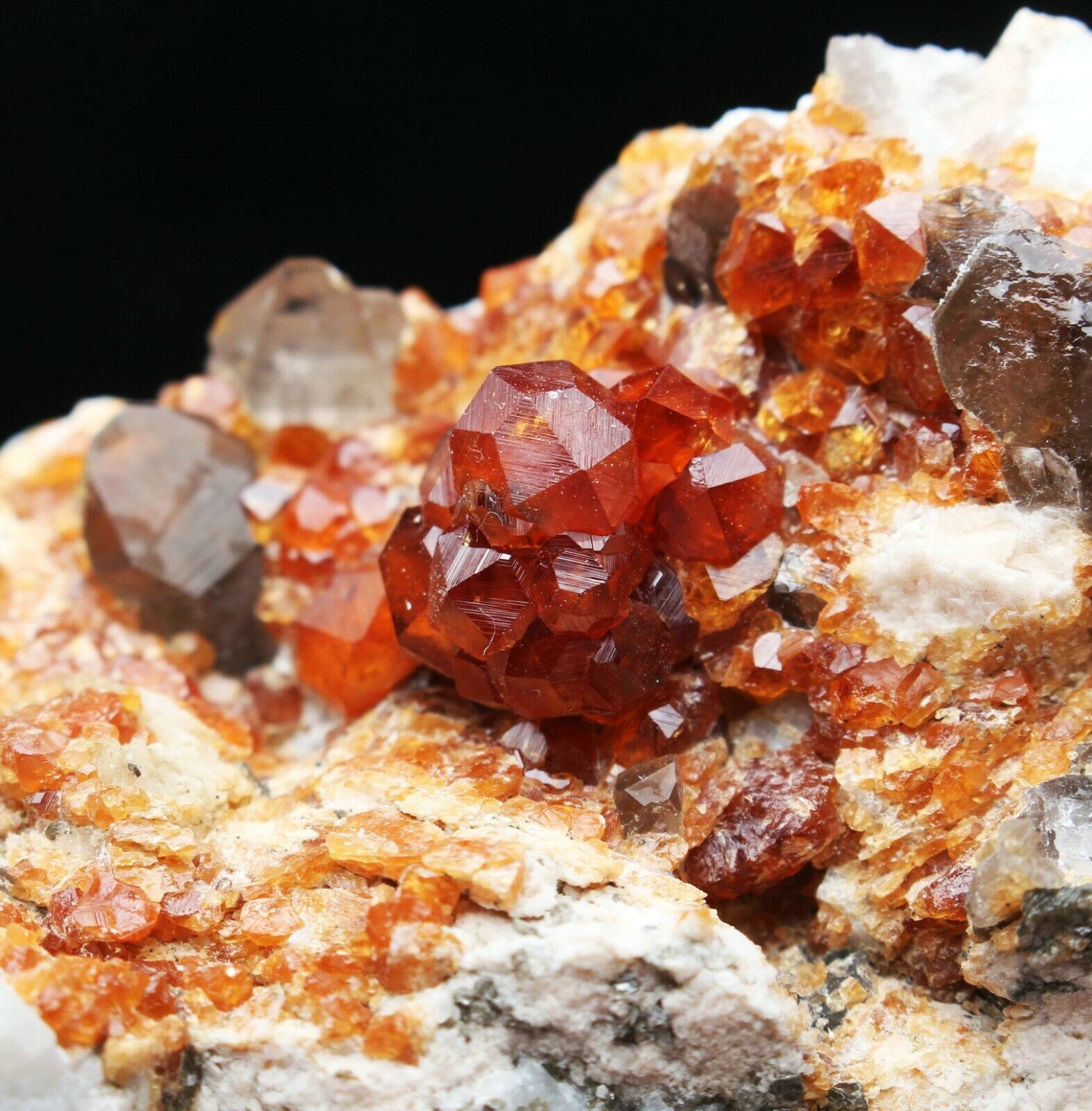 150g Top  Spessartine Garnet with Smoky Quartz Crystal Mineral Specimen