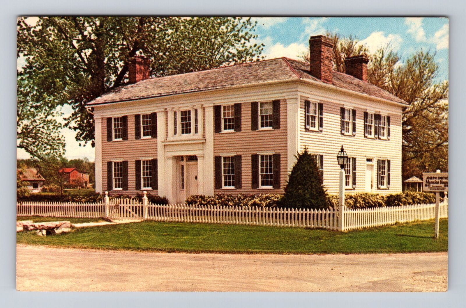 Nauvoo IL-Illinois, The Mansion House, Antique, Vintage Souvenir Postcard