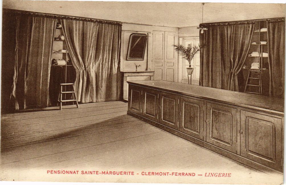 CPA boarding school Ste-MARGUERITE-CLERMONT-FERRAND - lingerie (221856)