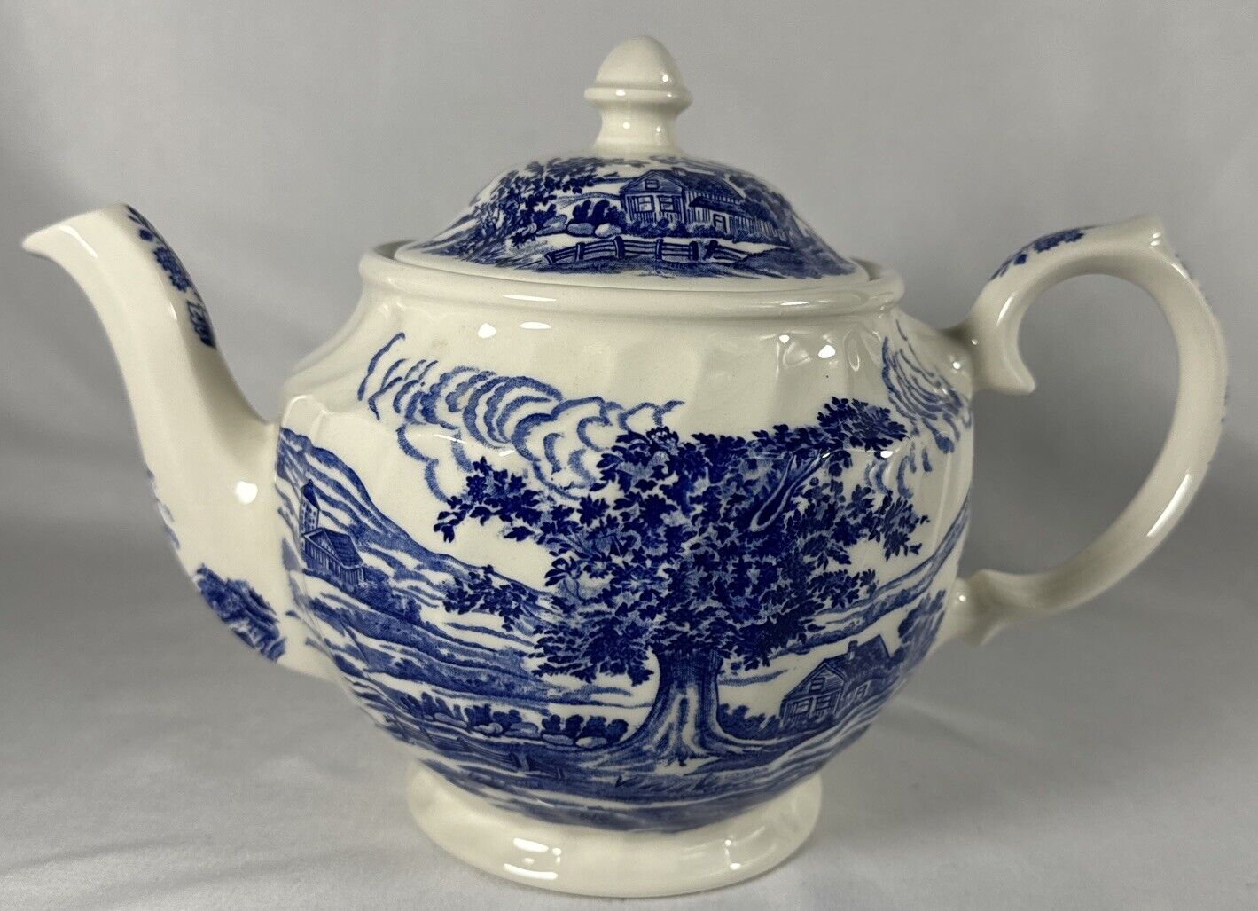 Blue Willow Windsor China Teapot Made In England, Vintage. 
