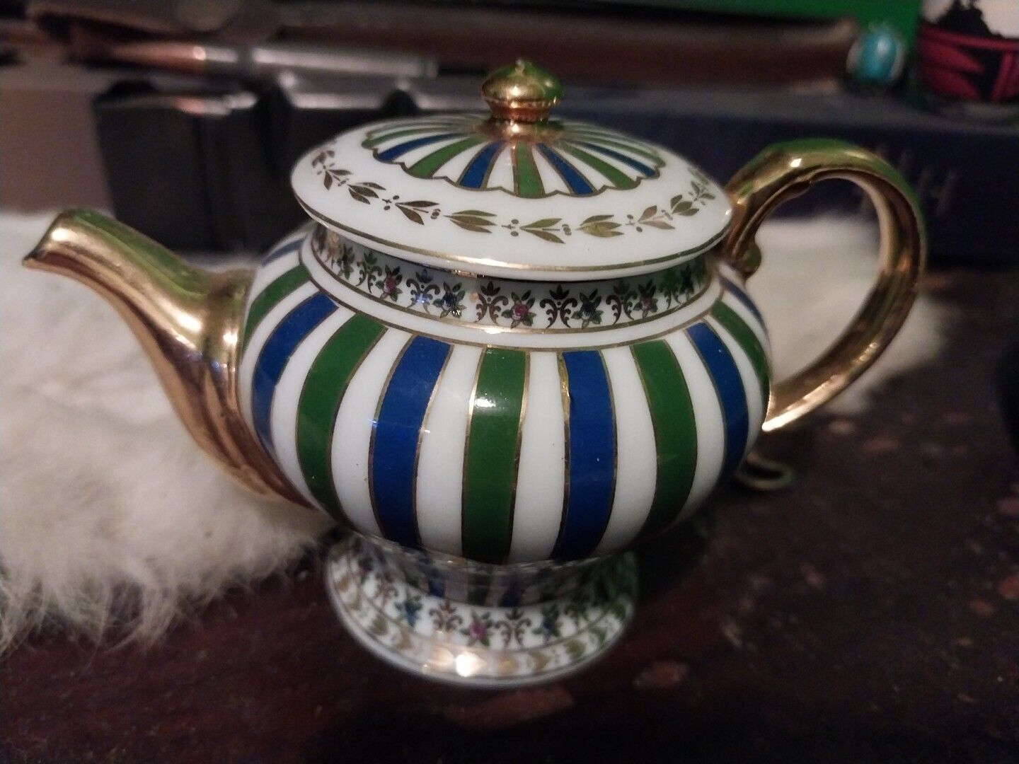 Tiny Teapot
