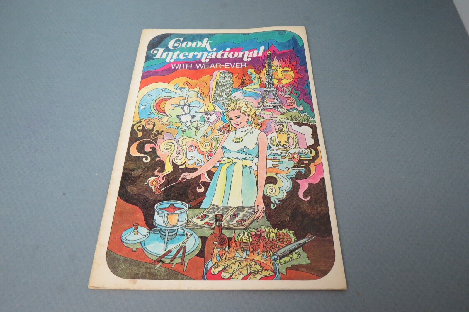 VTG Wear Ever Recipe Booklet 1969 Funky 60s Illustration Cover 14 Pages 1st Ed