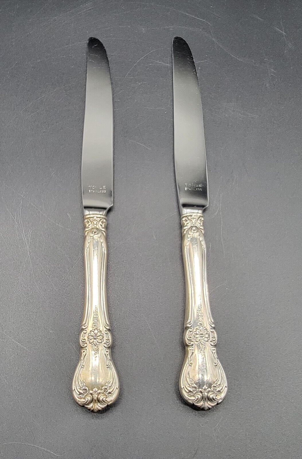 OLD MASTER by TOWLE - Sterling Silver Handle Knives  (2)