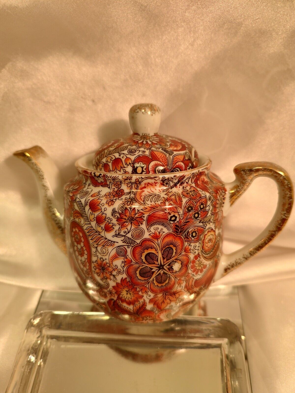 Vintage Royal Paisly mini teapot #1642 excellent condition