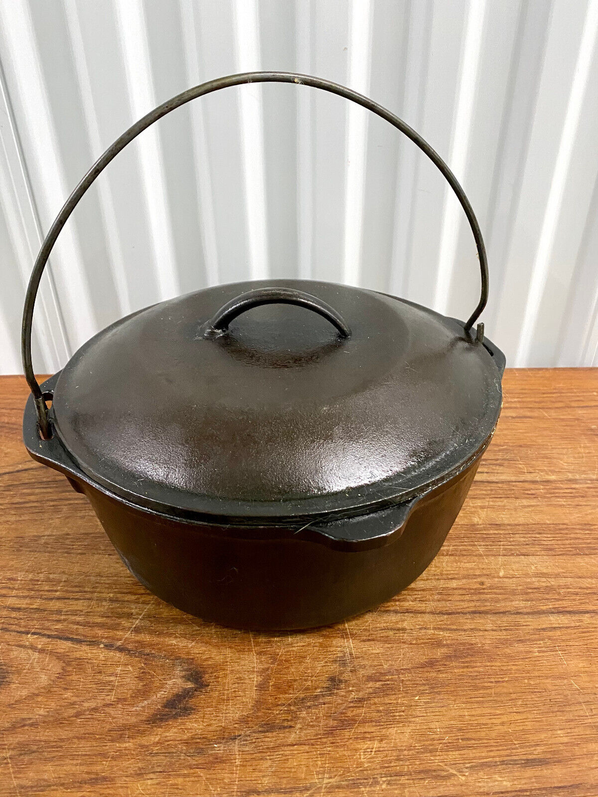 Vintage Lodge Cast Iron #8 DO Dutch Oven w/Lid And Handle