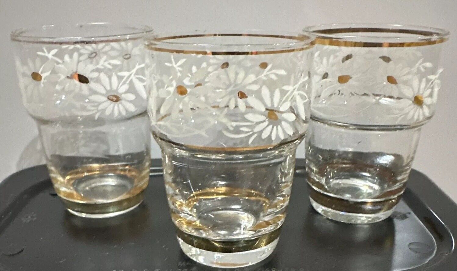 Vintage Daisy Hand-Painted Shot Glasses Dainty Gold & White Vintage Lot Of 3