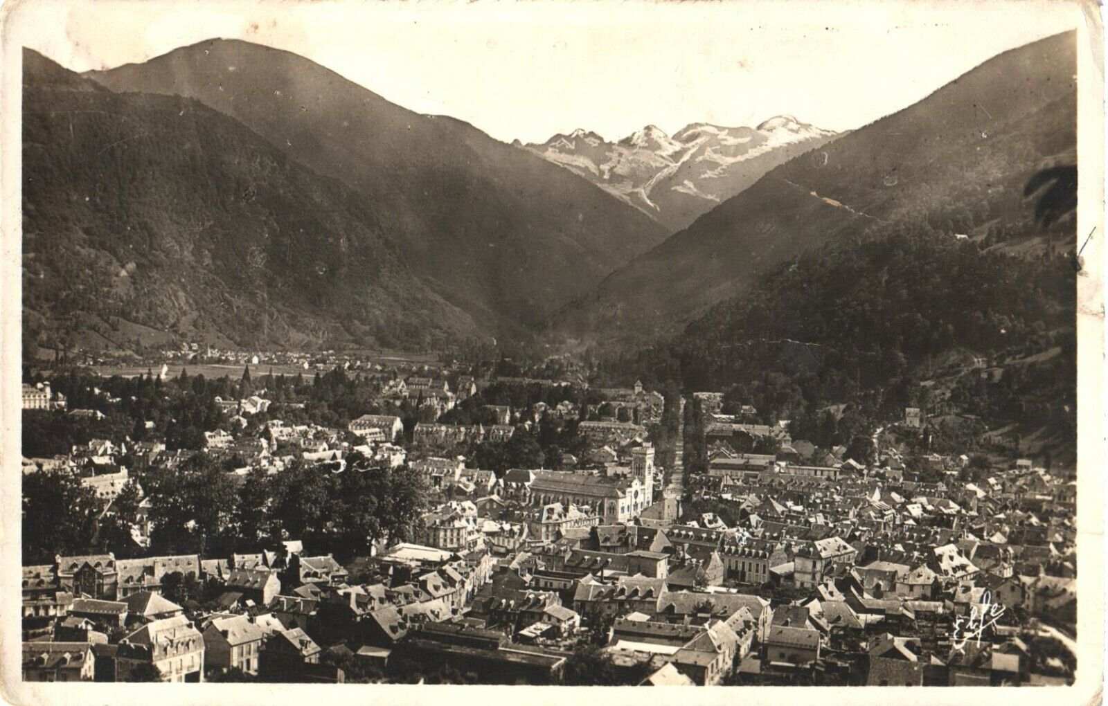 General View of Bagnères-de-Luchon, Pyrénées, France Postcard