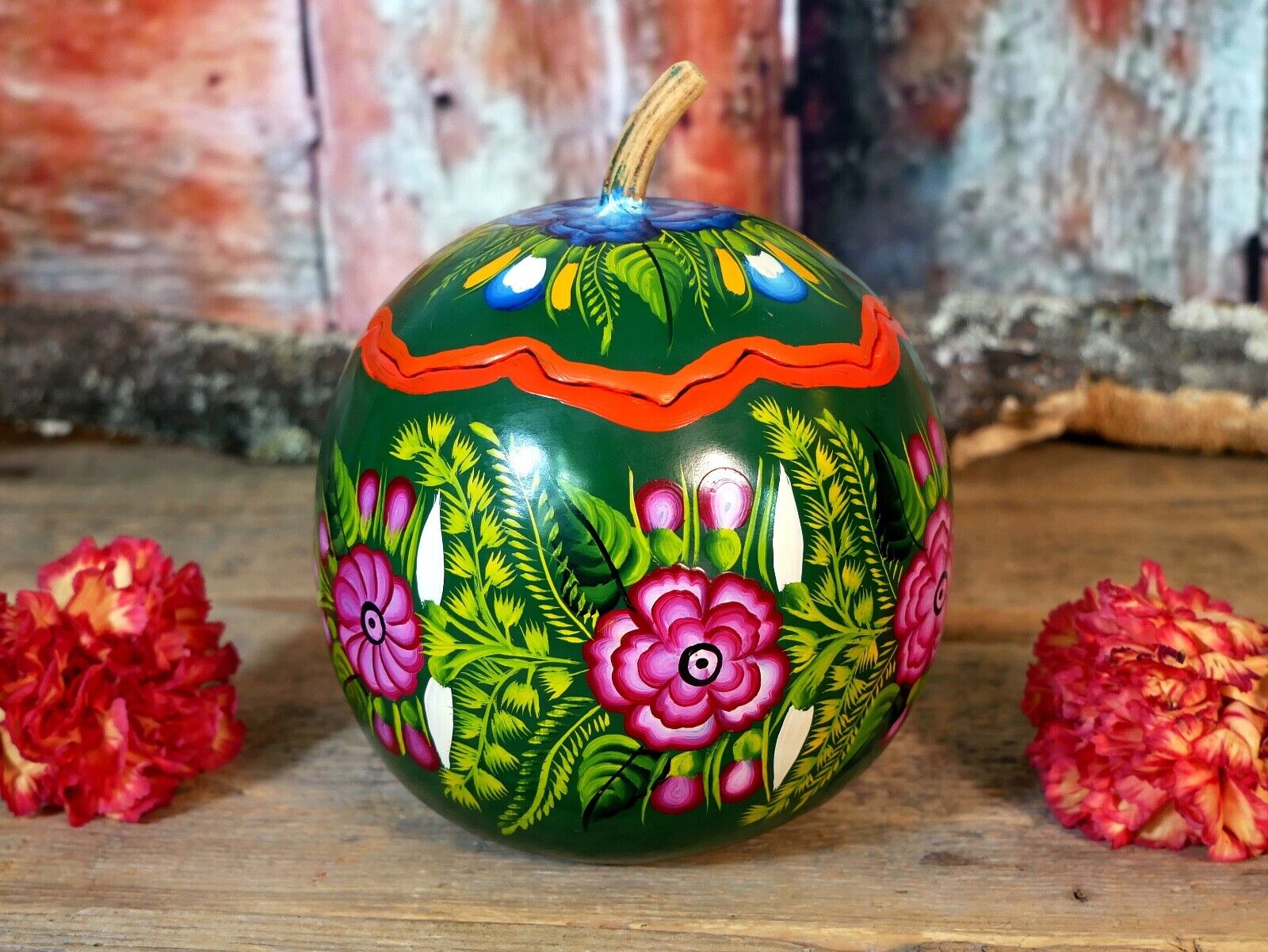 #25 Box Lacquer Gourd Hand Painted Flowers Handmade Olinalá Mexican Folk Art Med
