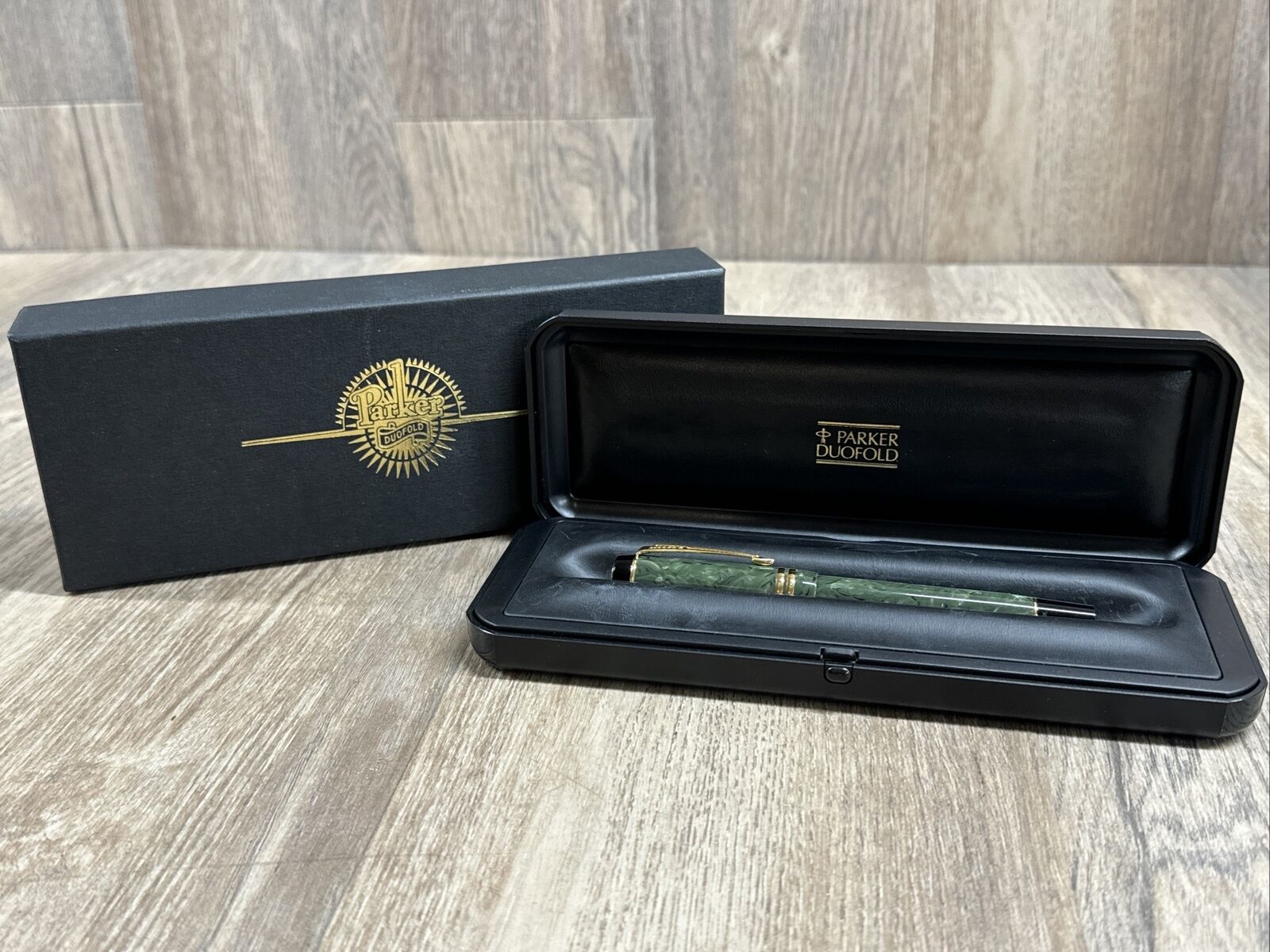 PARKER JADE DUOFOLD 18K NIB FOUNTAIN PEN with Boxes