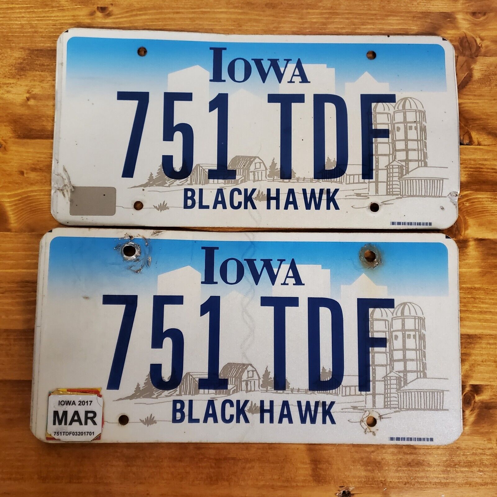 Iowa 2000\'s Farm Scene License Plate 751 TDF Black Hawk County Set