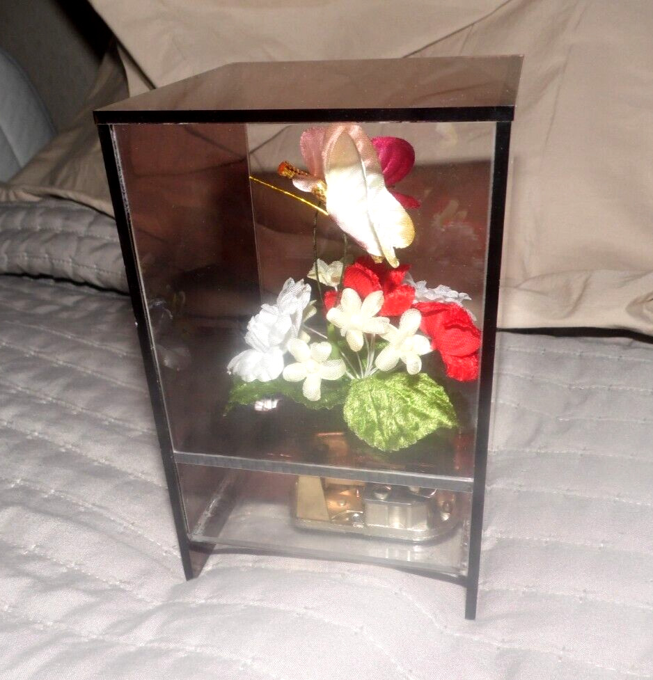 Vintage 1WACO Acrylic Lucite Music Cube Box Butterflies and Flowers. 5 1/2\