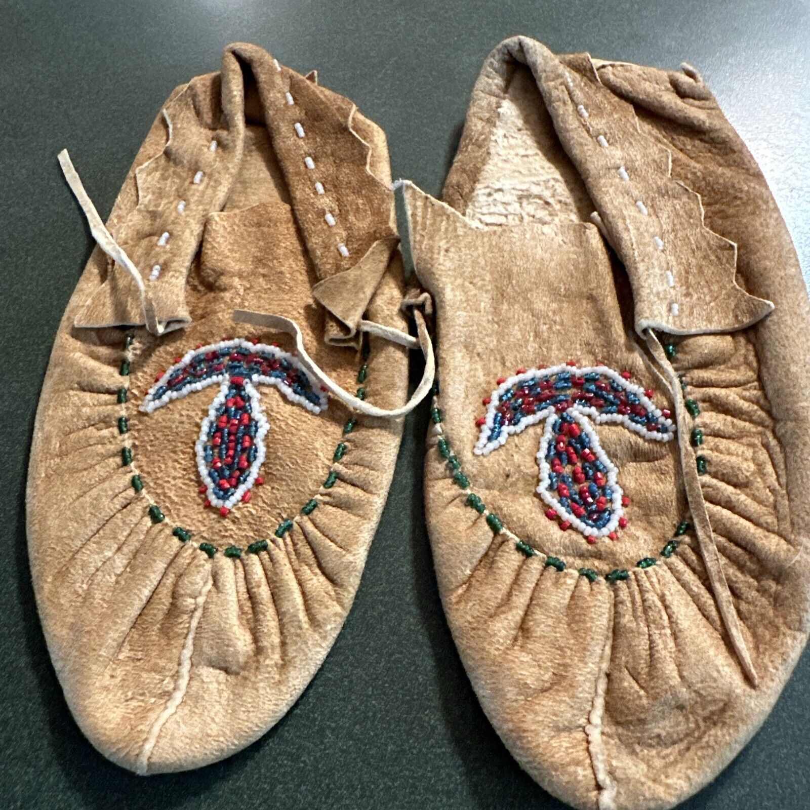 Moccasins, Vintage Native North American Indian Handmade Beaded Leather 9” By 4”