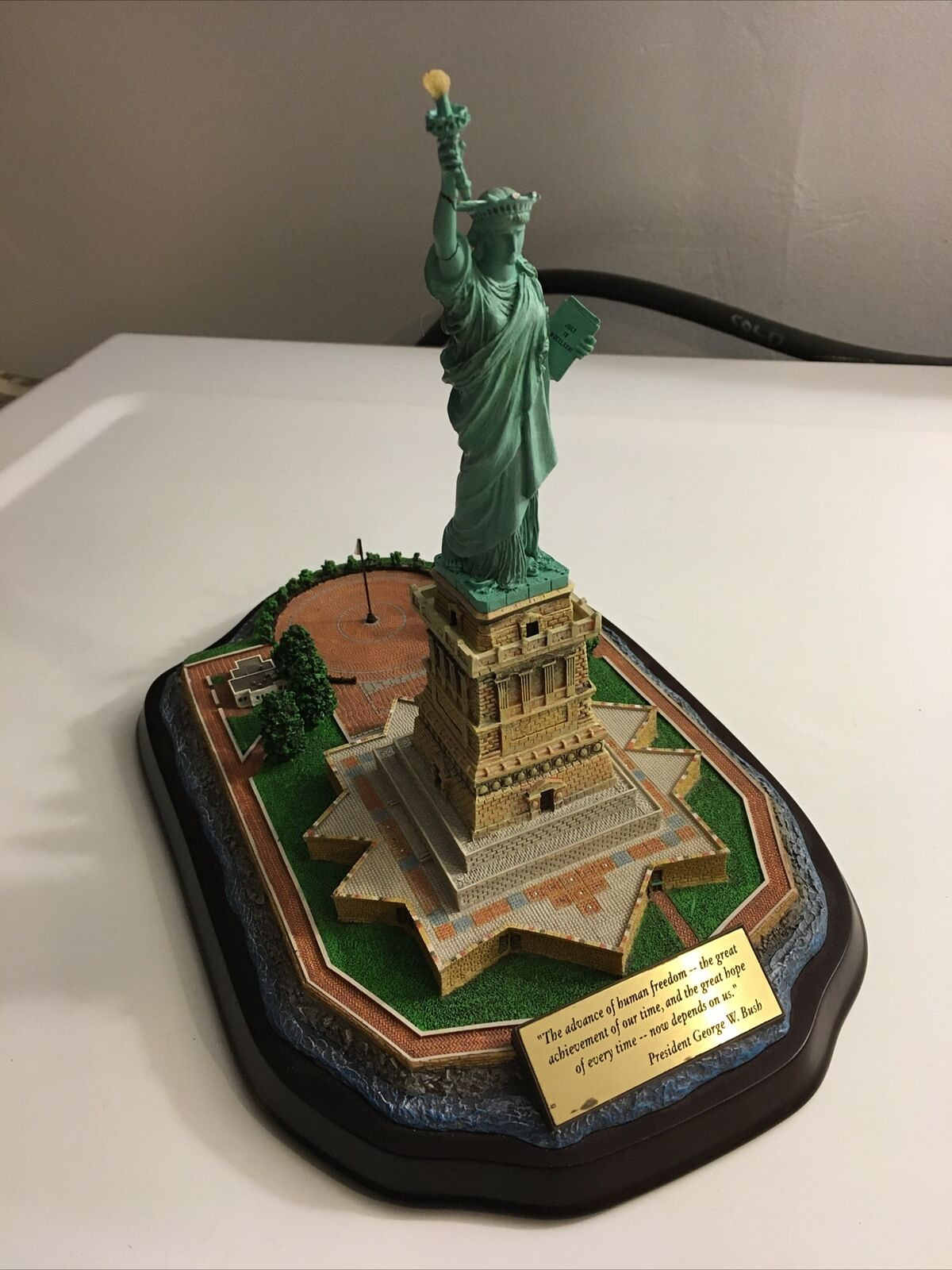 Danbury Mint Lighted Commemorative Statue of Liberty With American Flag