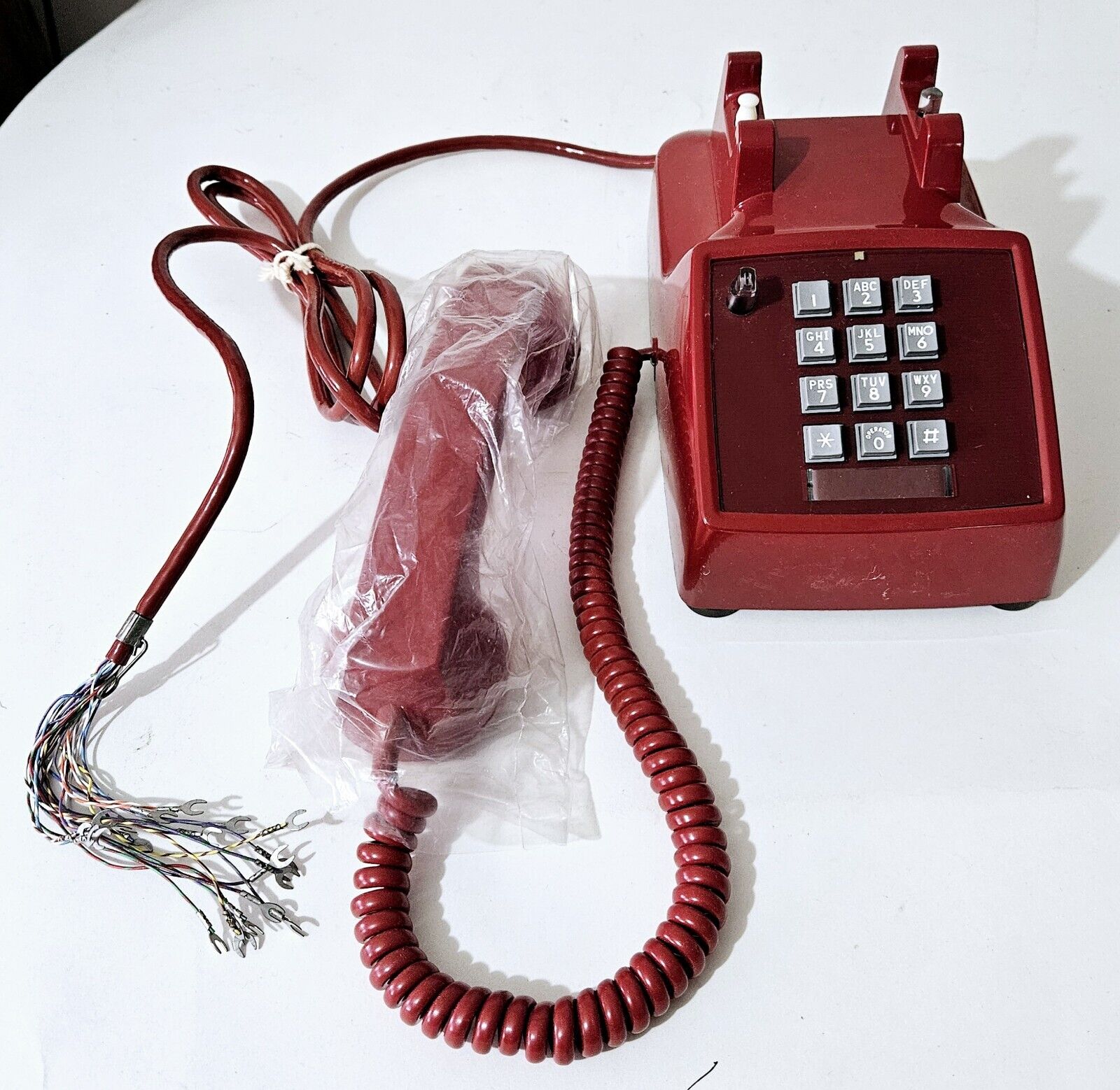 WESTERN ELECTRIC BELL SYSTEMS 2511F RED TELEPHONE Never Used in Original Box.