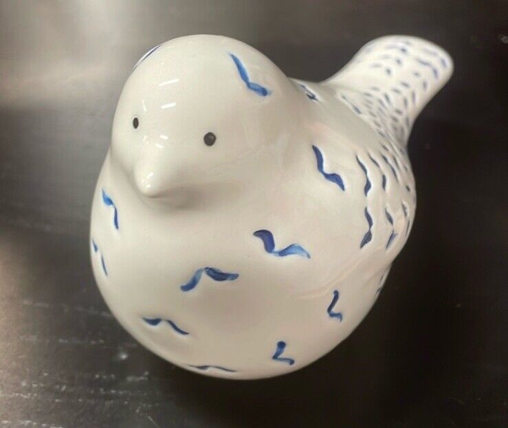 Eccolo Small blue white ceramic round bird ceramic house table decoration