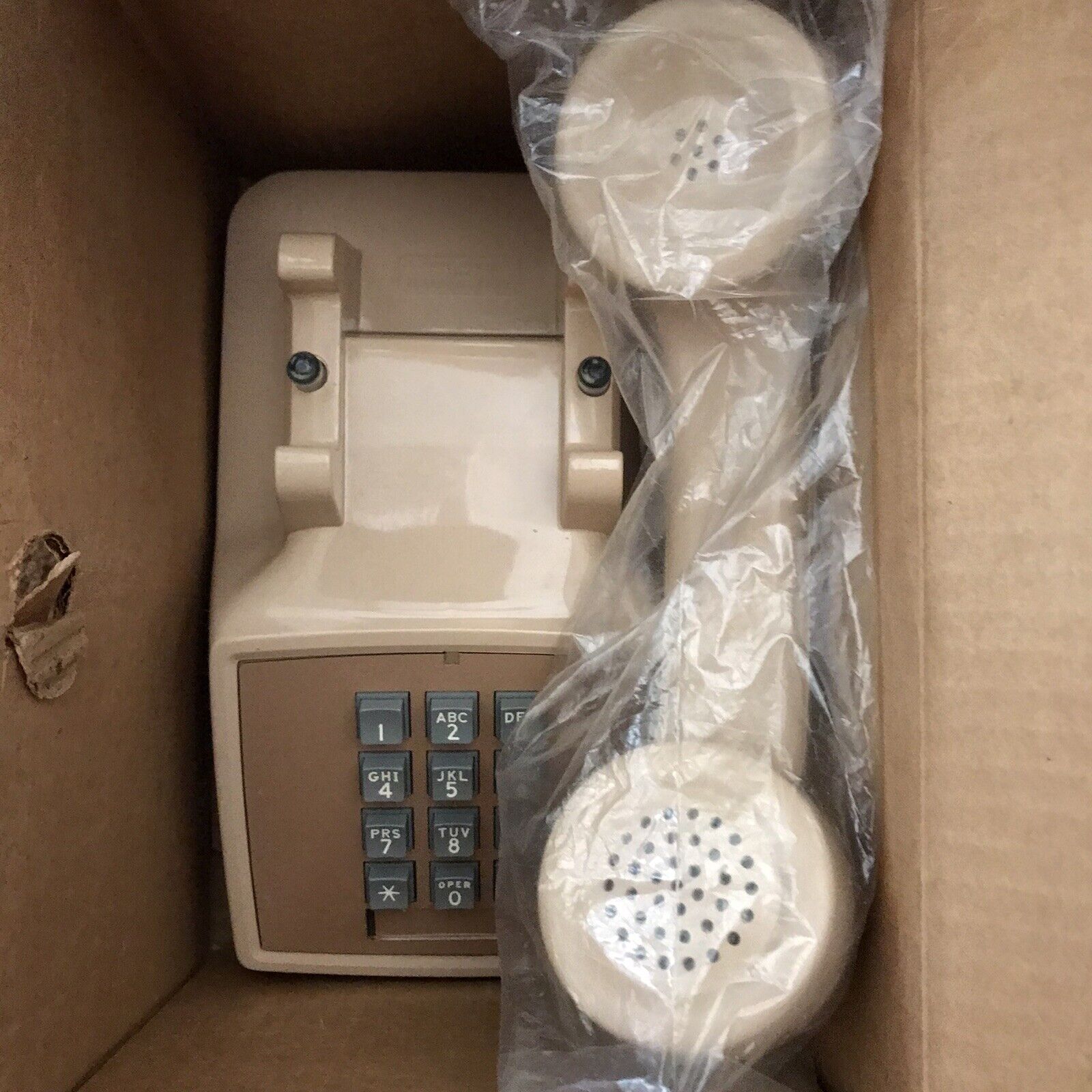 NEW Old Stock Western Electric Bell System Beige Push Button Desk Phone NIB
