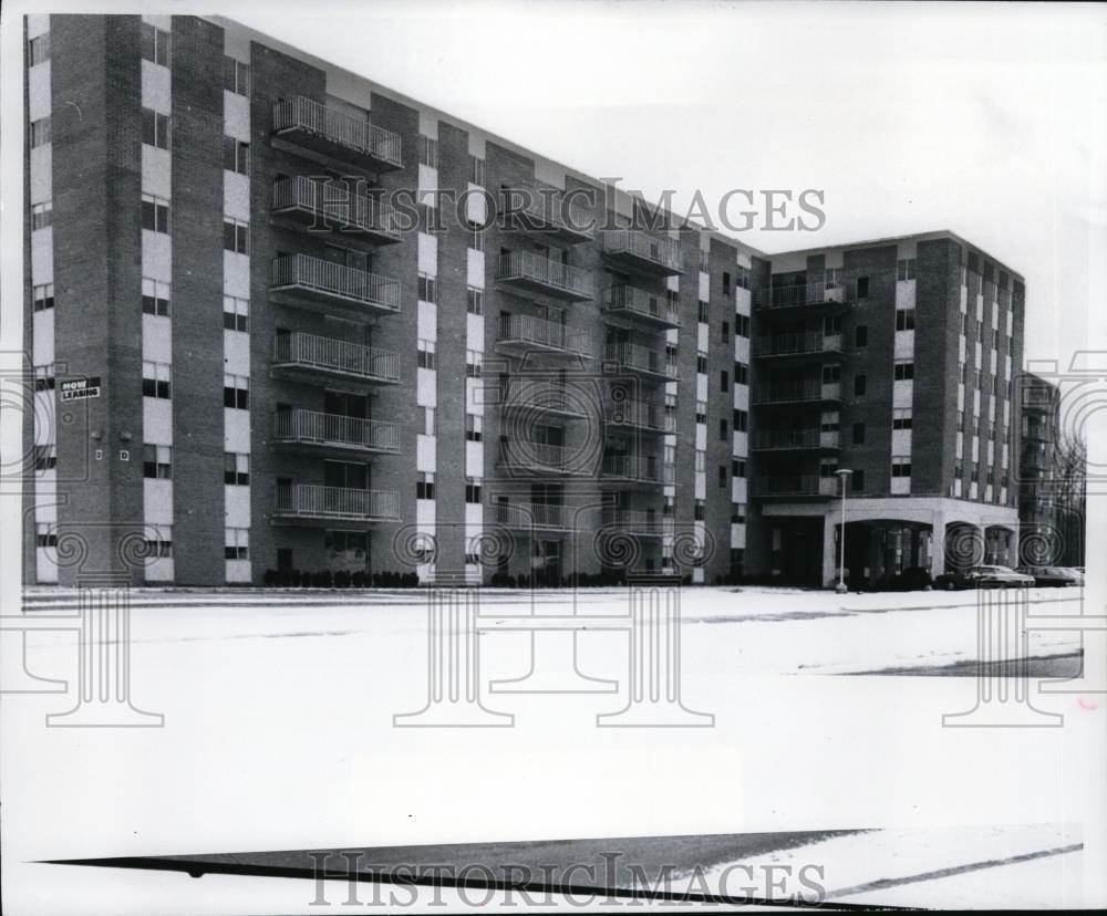 1975 Press Photo Regency Towers in Parma - cvb12876