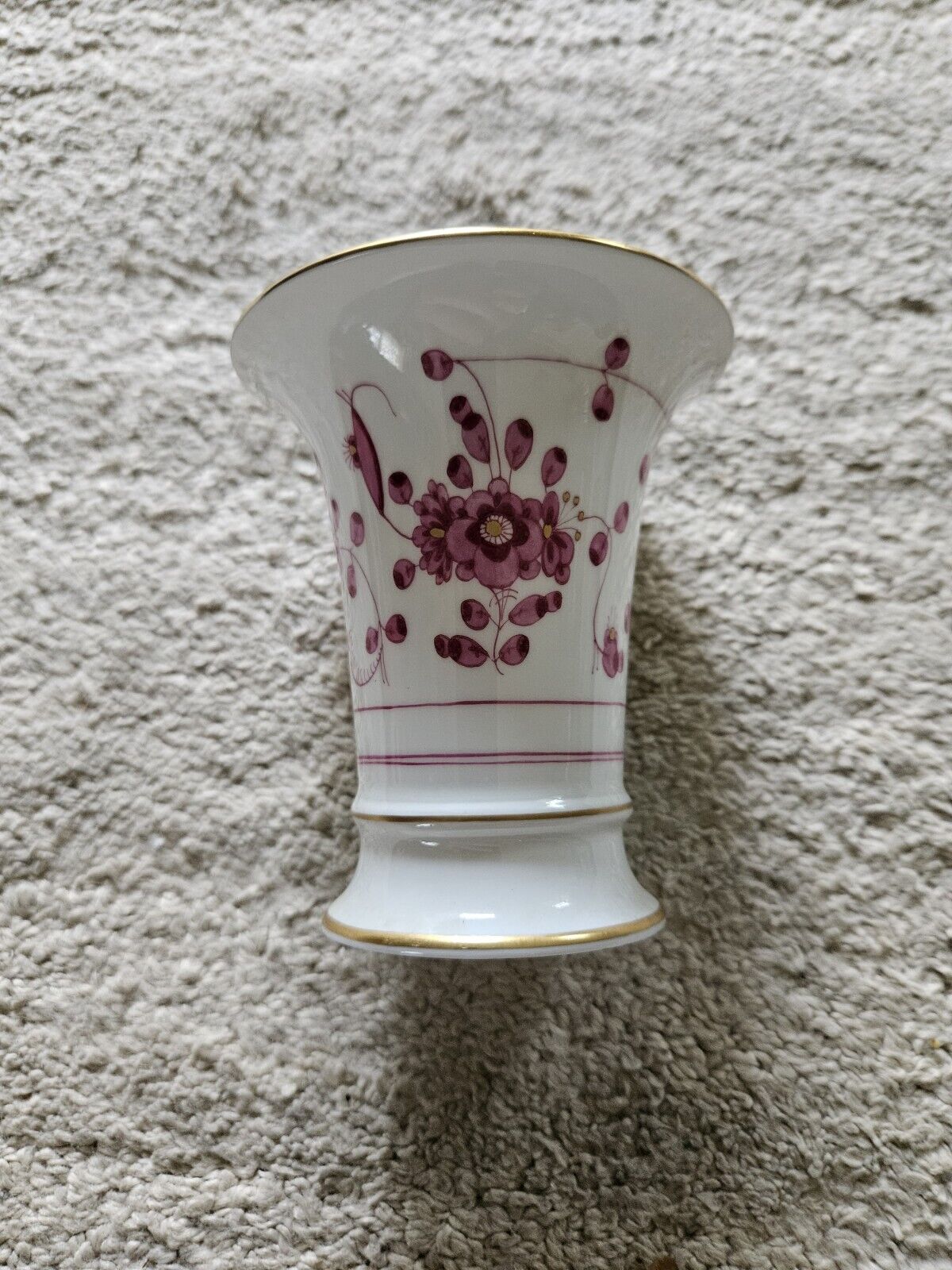 Meissen Porcelain Small Flower Vase  Hand Painted Pink Flowers Gold Trim Swords