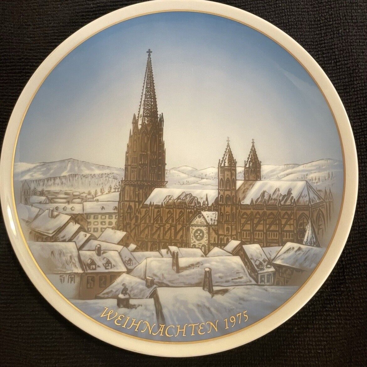 ROSENTHAL 1975 CHRISTMAS WEIHNACHTEN Plate: Freiburg Cathedral