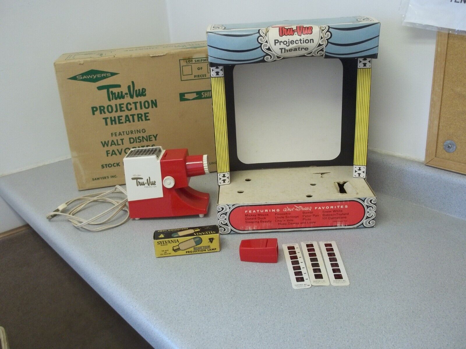 Tru Vue Projection Theatre with original box and a Sawyers viewer with slides