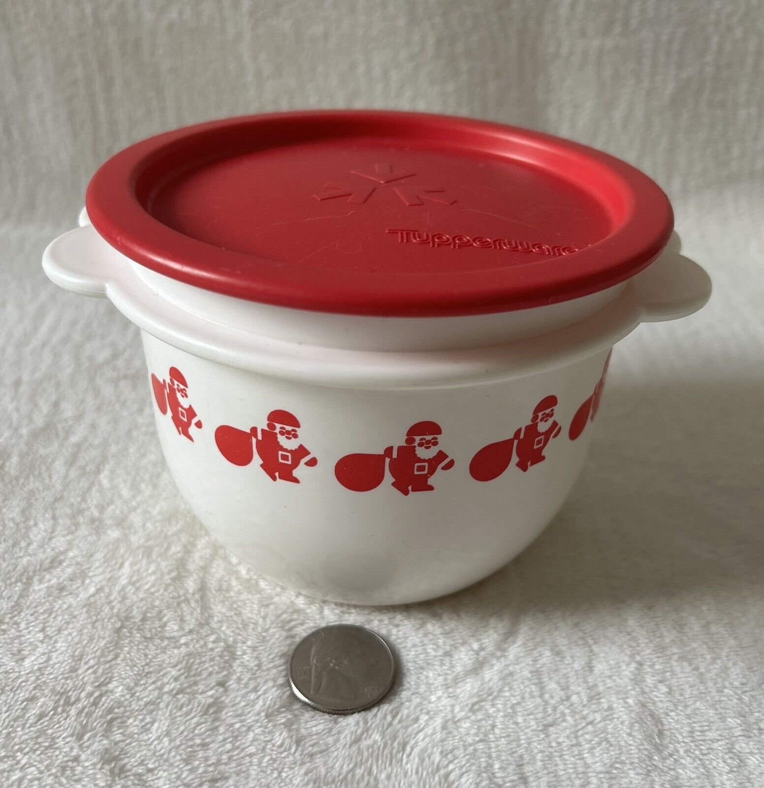 Tupperware One Touch White Bowl #2513A-4 Holiday Santa Red Seal 26oz Christmas