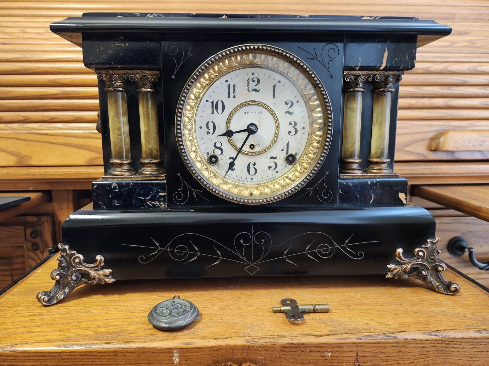 Seth Thomas Mantle Clock 4 Piller Antique Vintage Shelf Clock.