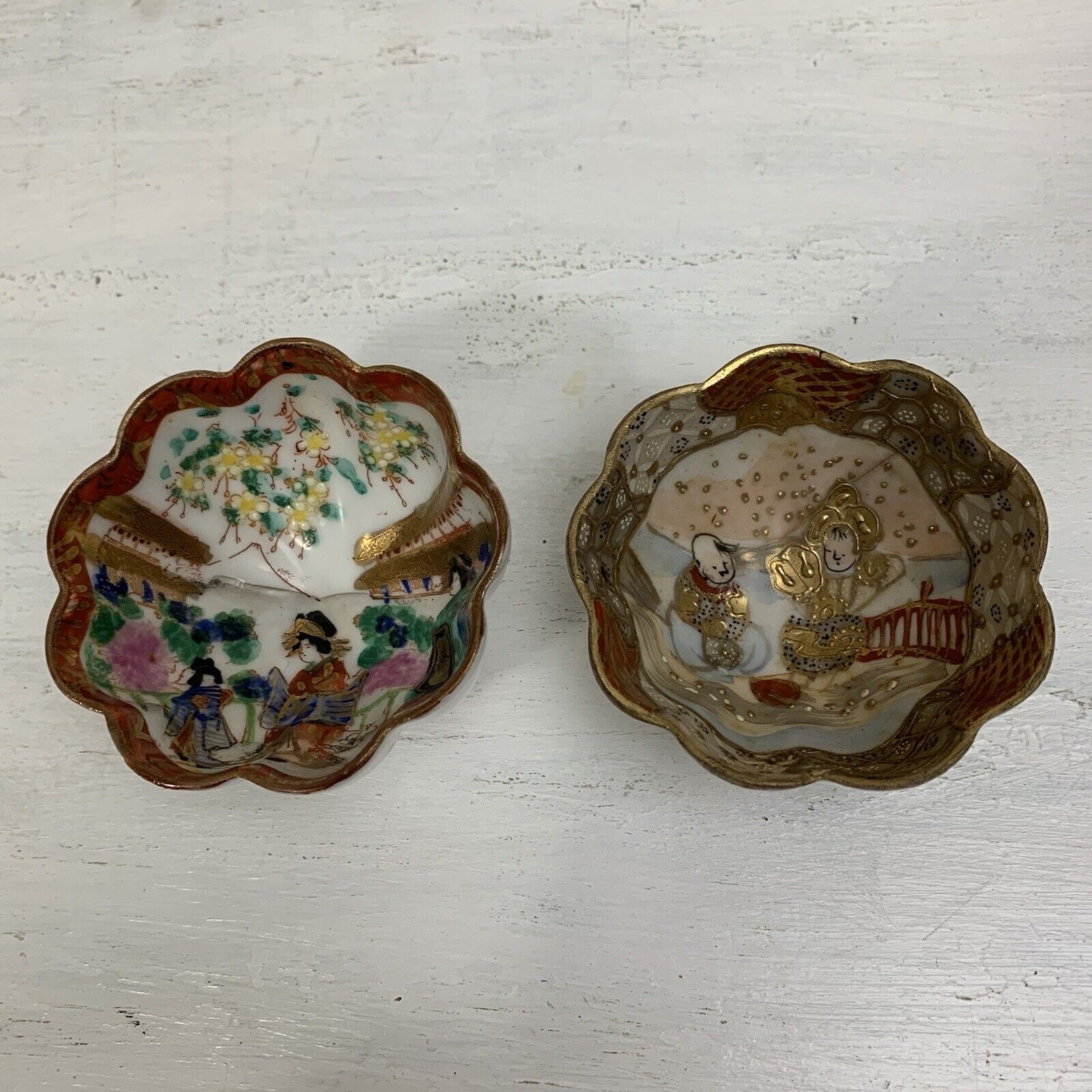 2 Antique Japanese Kutani Satsuma Moriage Geisha Scalloped Small Footed Bowls