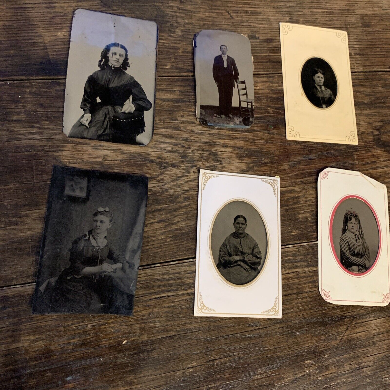 Antique Tintype Lot Of 6 Women & Men Photographs Great Patina Same Family