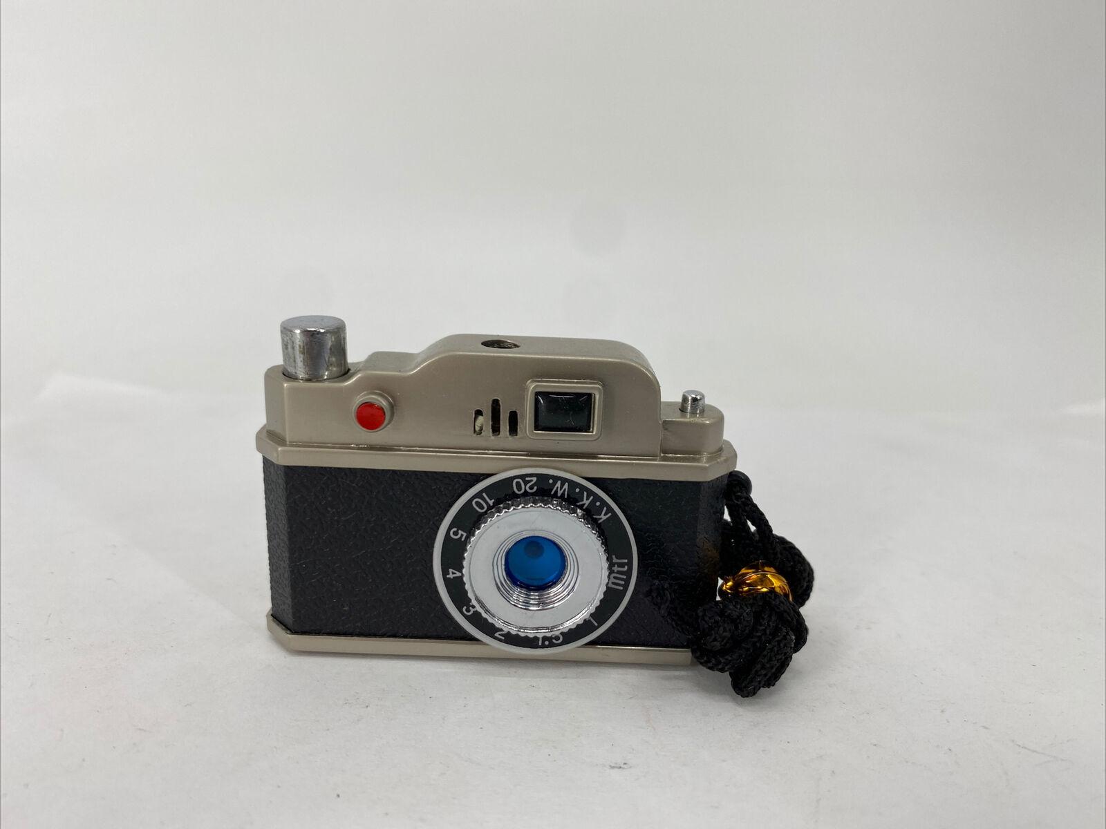 RARE Novelty Z Best Camera Refillable Butane Pocket Lighter Taupe/Beige