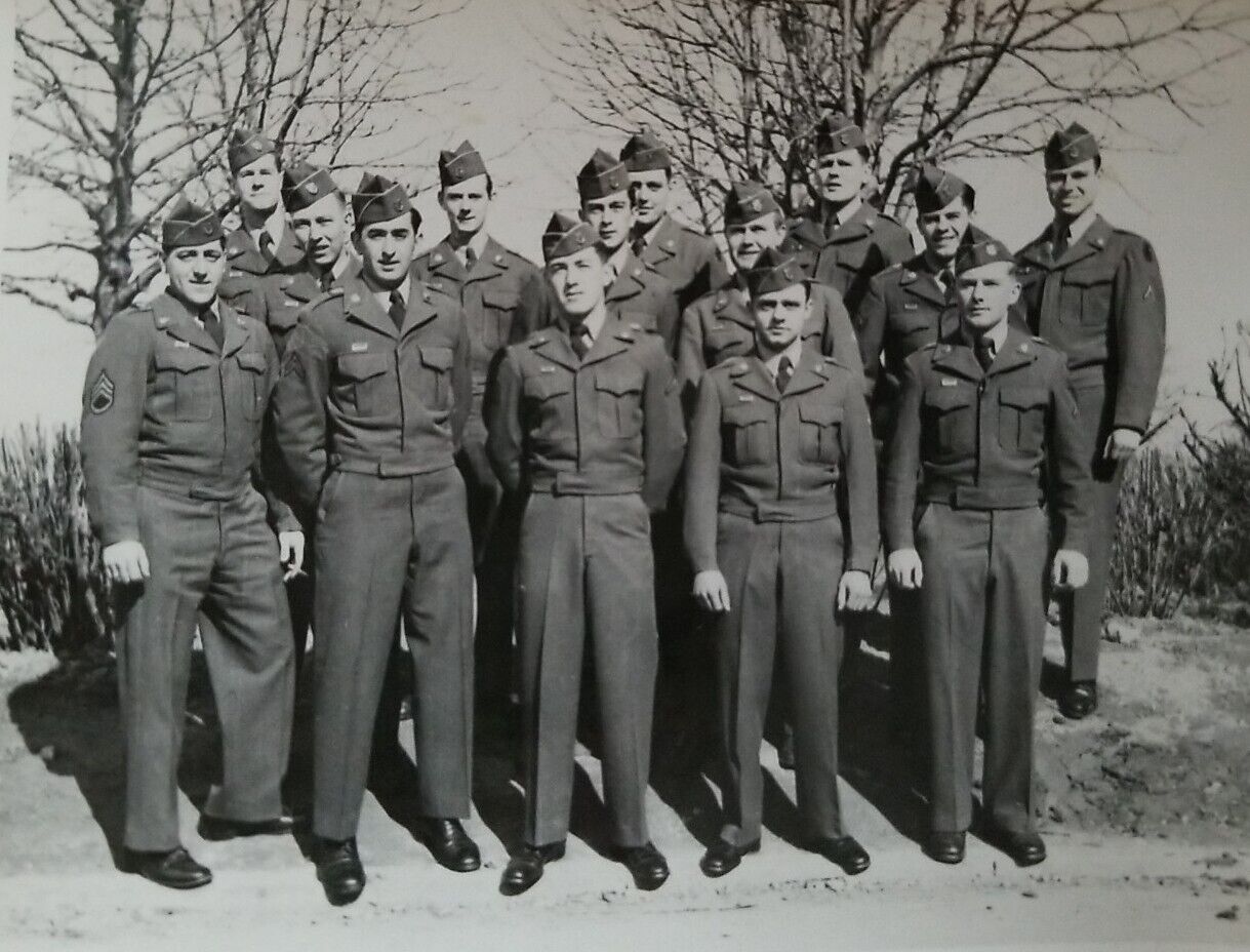 Vintage U.S. Soldiers GROUP PHOTO ~ Military 