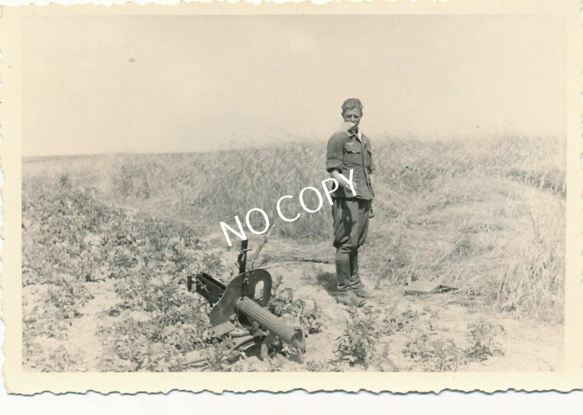 Photo Wk II Eastern Front Russia Russian MG IN Conquered Area E1.5
