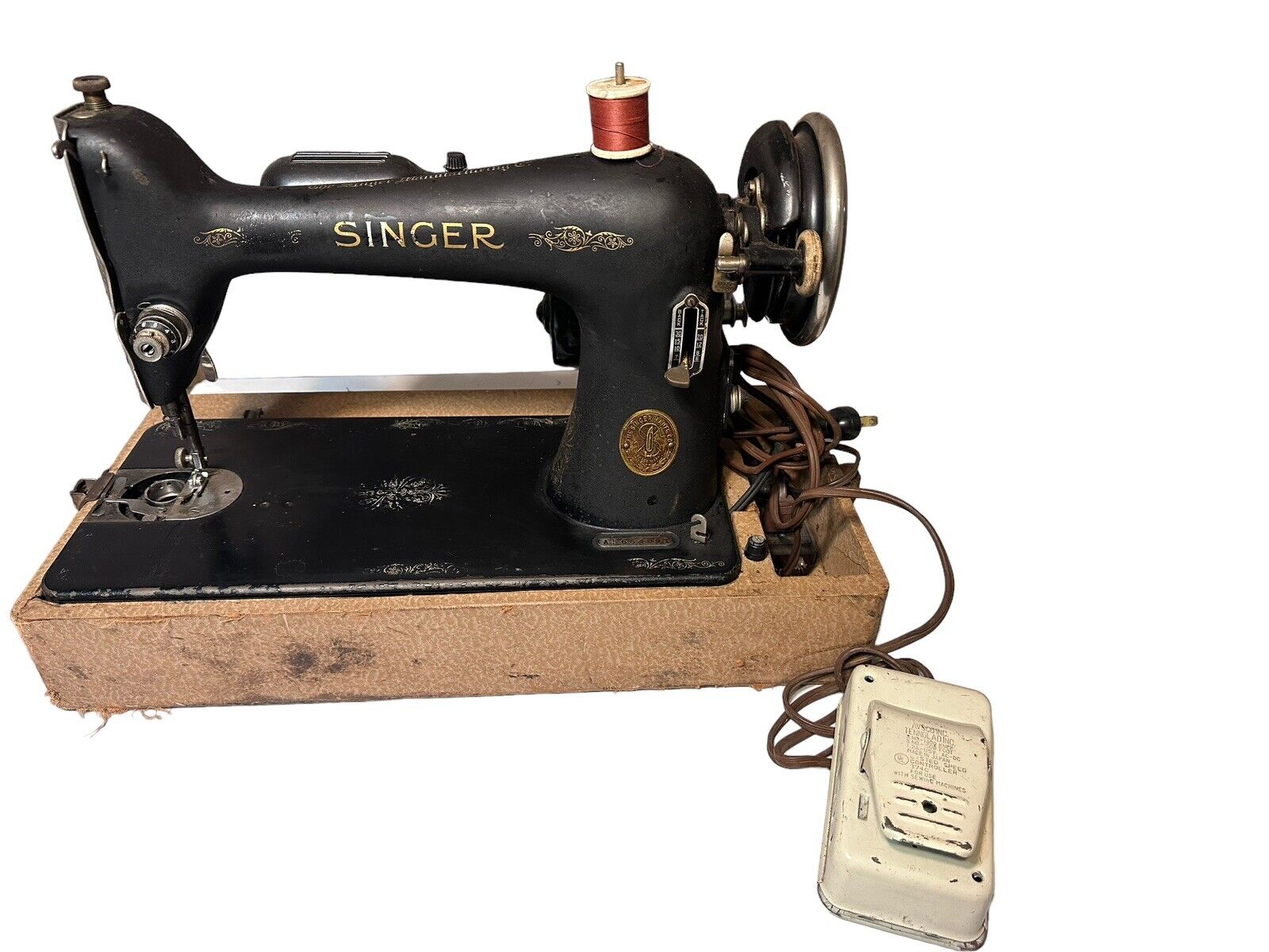 Vintage 1940 Singer Sewing Machine - AF654891 parts or repair.