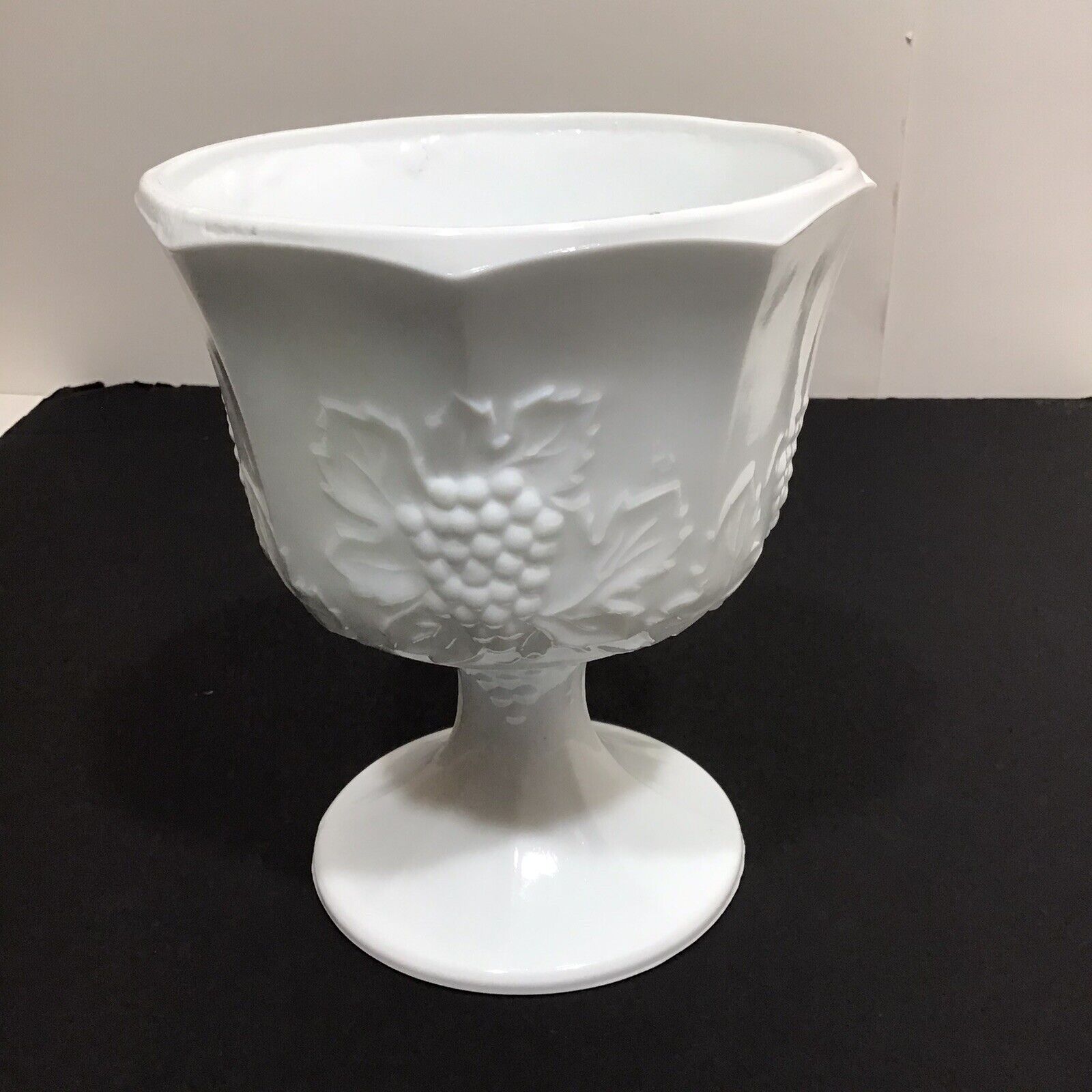 Vintage White Milk Glass Grapes Harvest Pedestal Goblet Vase Bowl Planter 6.5\