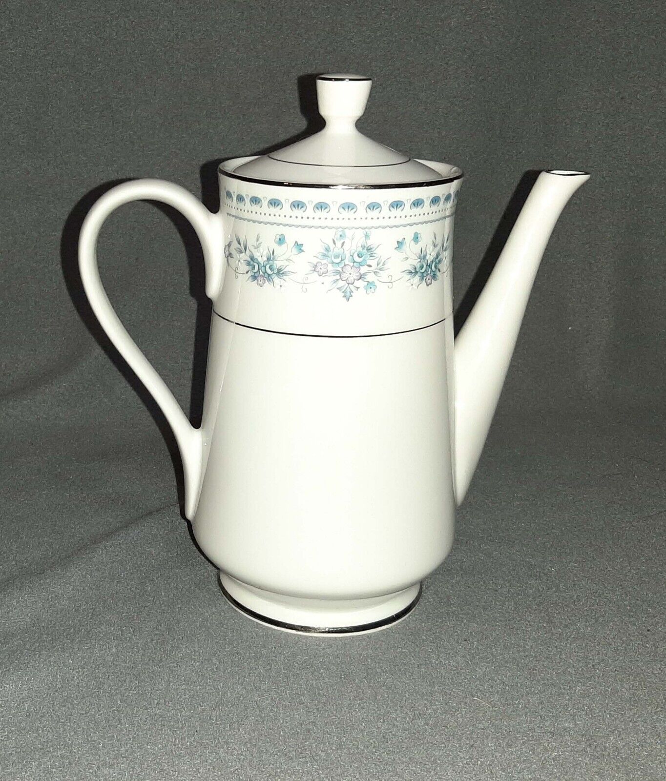 Seizan Fine China - Blue Dawn - Teapot / Coffee Pot - 8 3/4\