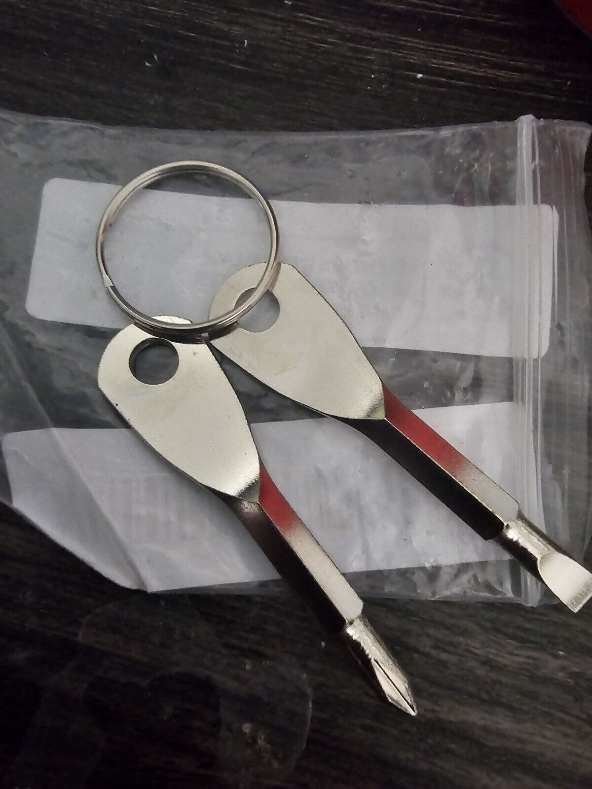 Metal screwdriver keychain Phillips And Flat convenience for all SmaLL Jobs
