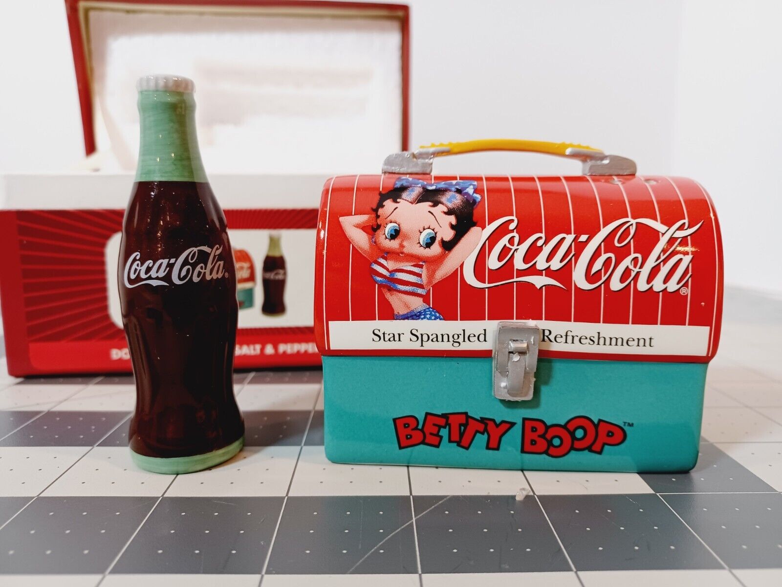 2004 Coca Cola And Betty Dome Lunch Box Salt And Pepper Set