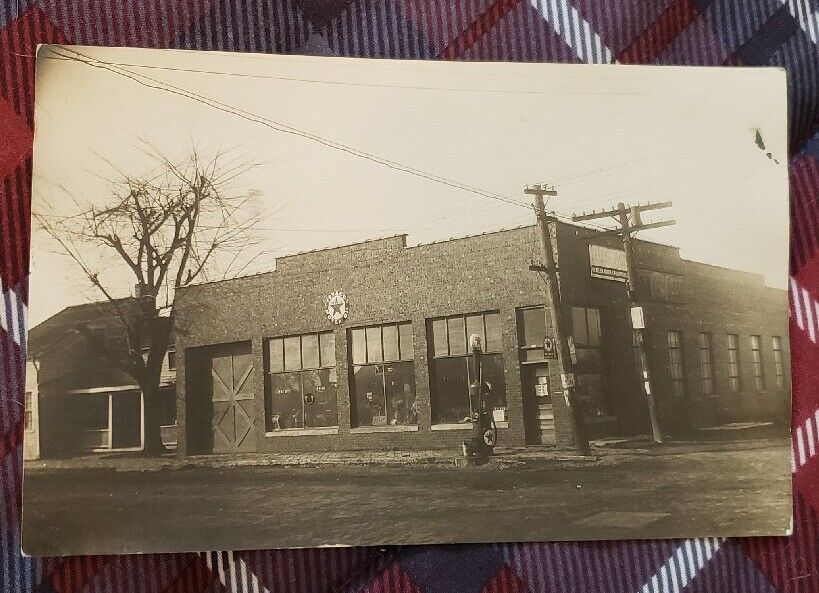 RPPC Of Metzler Bros. John Deere Sales Business 1915. Illinois.