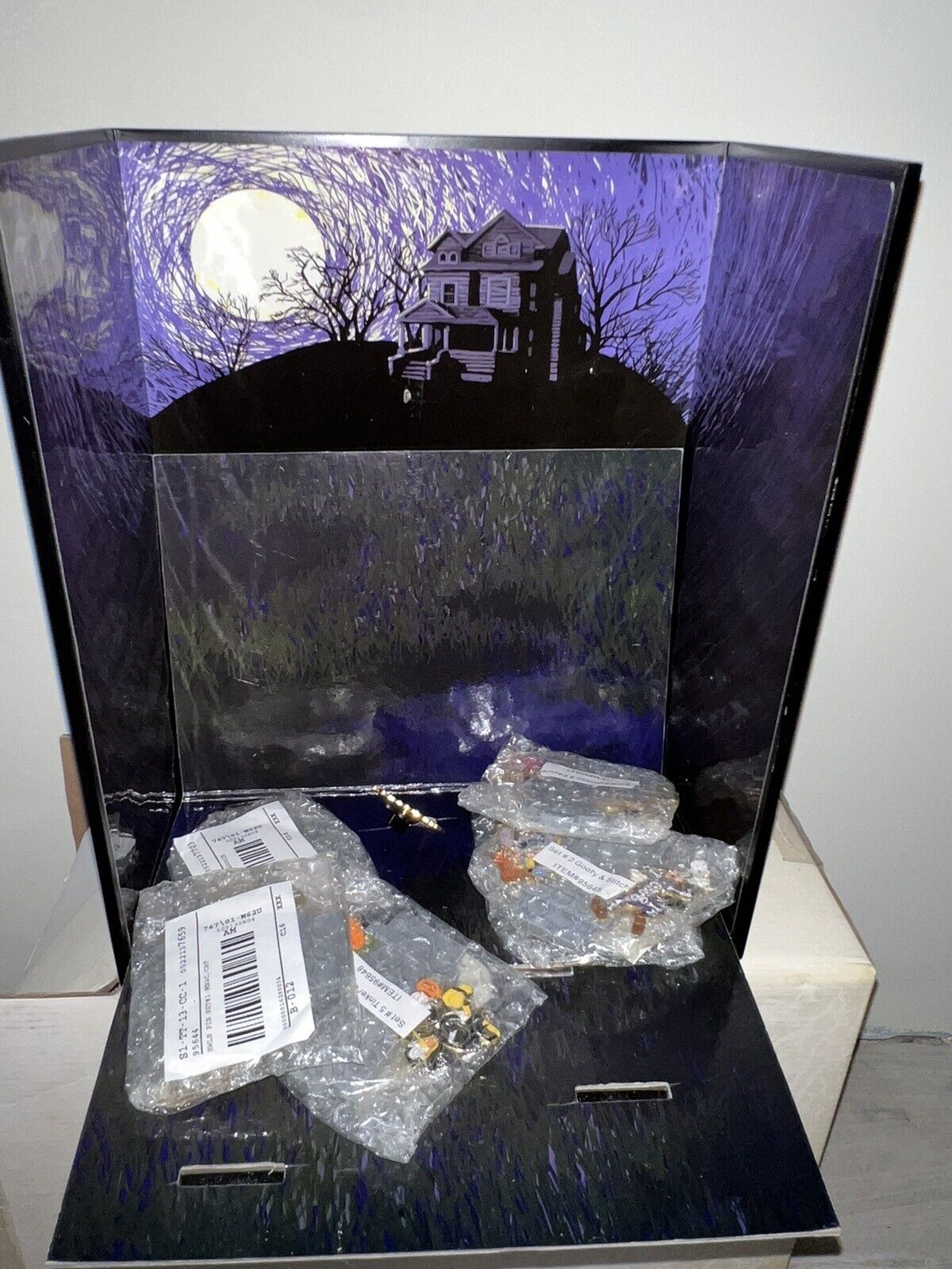Rare Disney Haunted Halloween Tombstone Display Box And Set Of Six Pins BrandNew