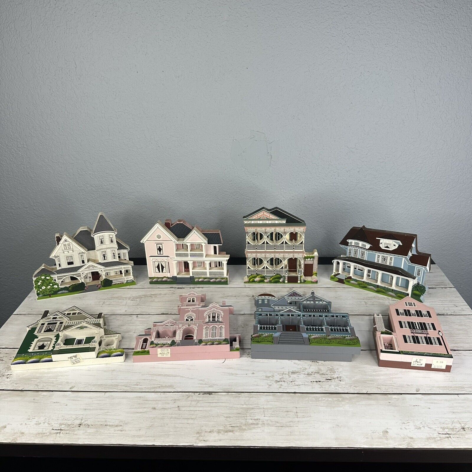 Shelia’s Collectibles Wood Houses - Lot of 8