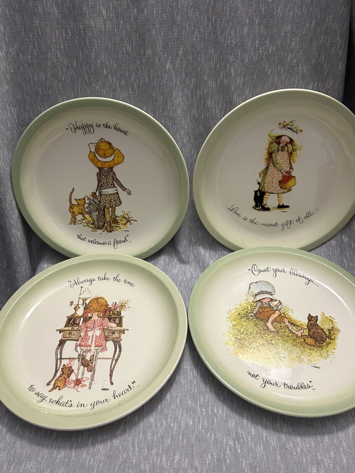 Set Of 4 Vintage Holly Hobbie Collectors Edition 10.5