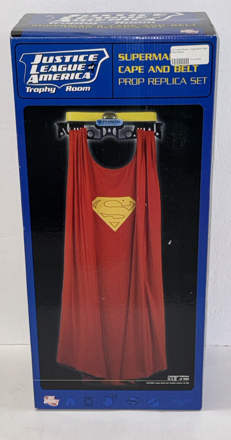 Justice League of America - JLA Trophy Room - Superman\'s Cape & Belt 438/900