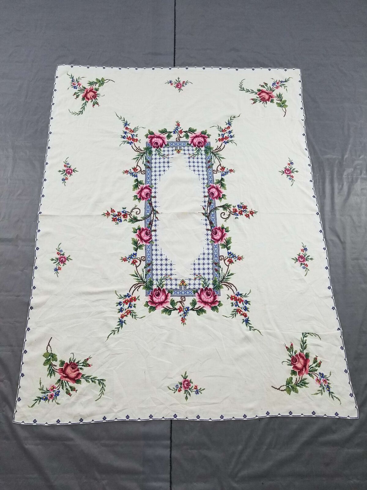 Vintage Hand Embroidered Tablecloth Exquisite Antique Linen 165x122cm