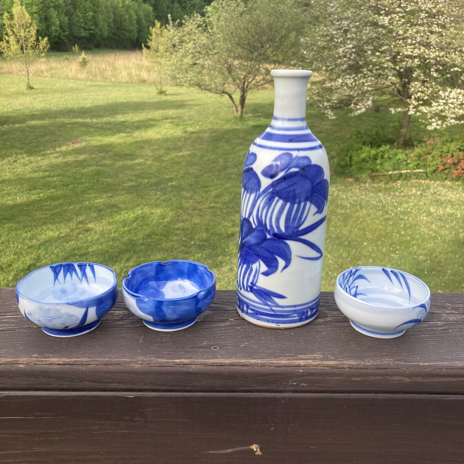 Vintage Japanese Sake Bottle Jar Blue And White 9” With 3 Saki Cups