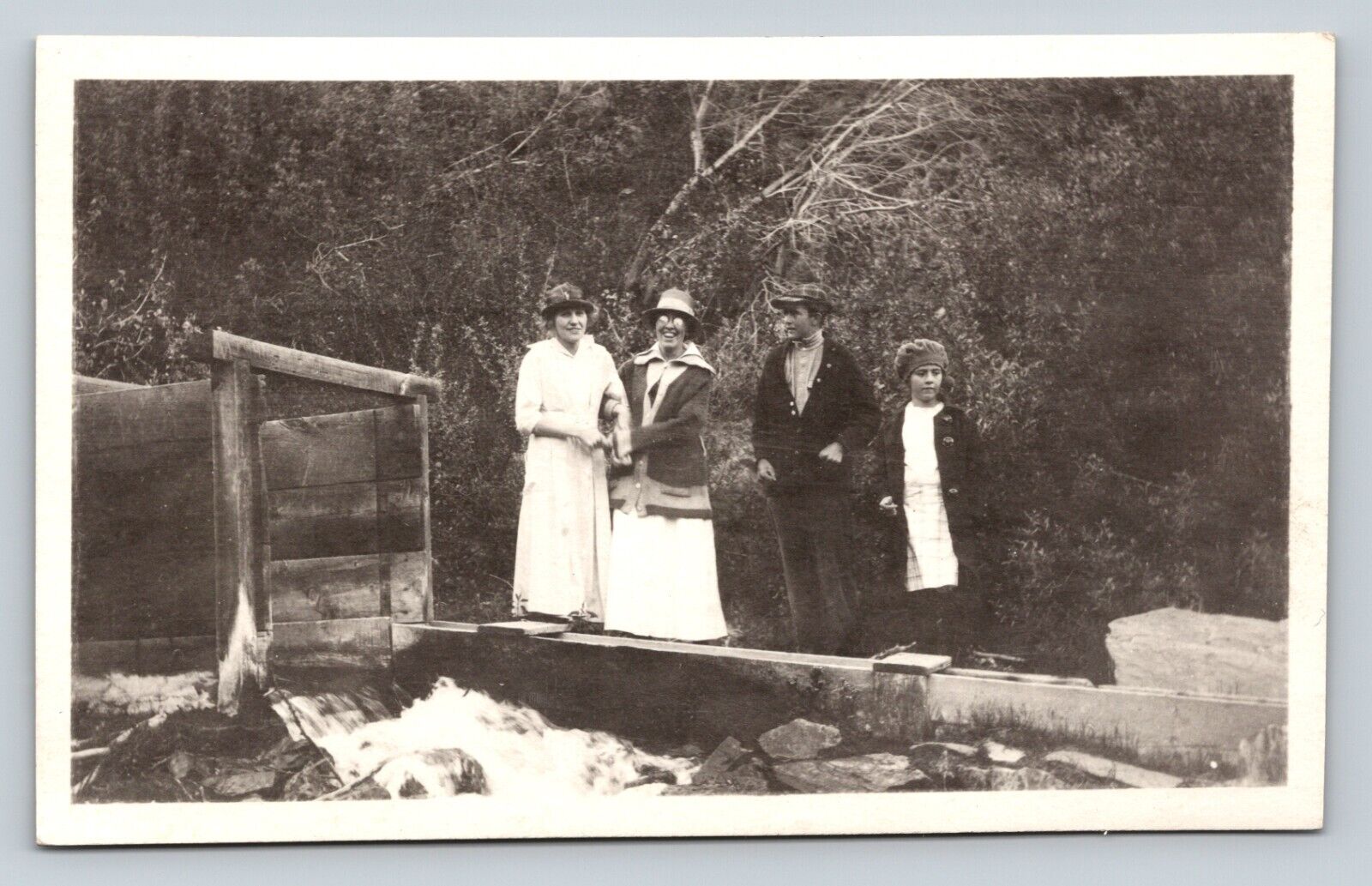 RPPC Family Wearing Stylish Hats Outdoors AZO 1918-1930 VTG Postcard 1349