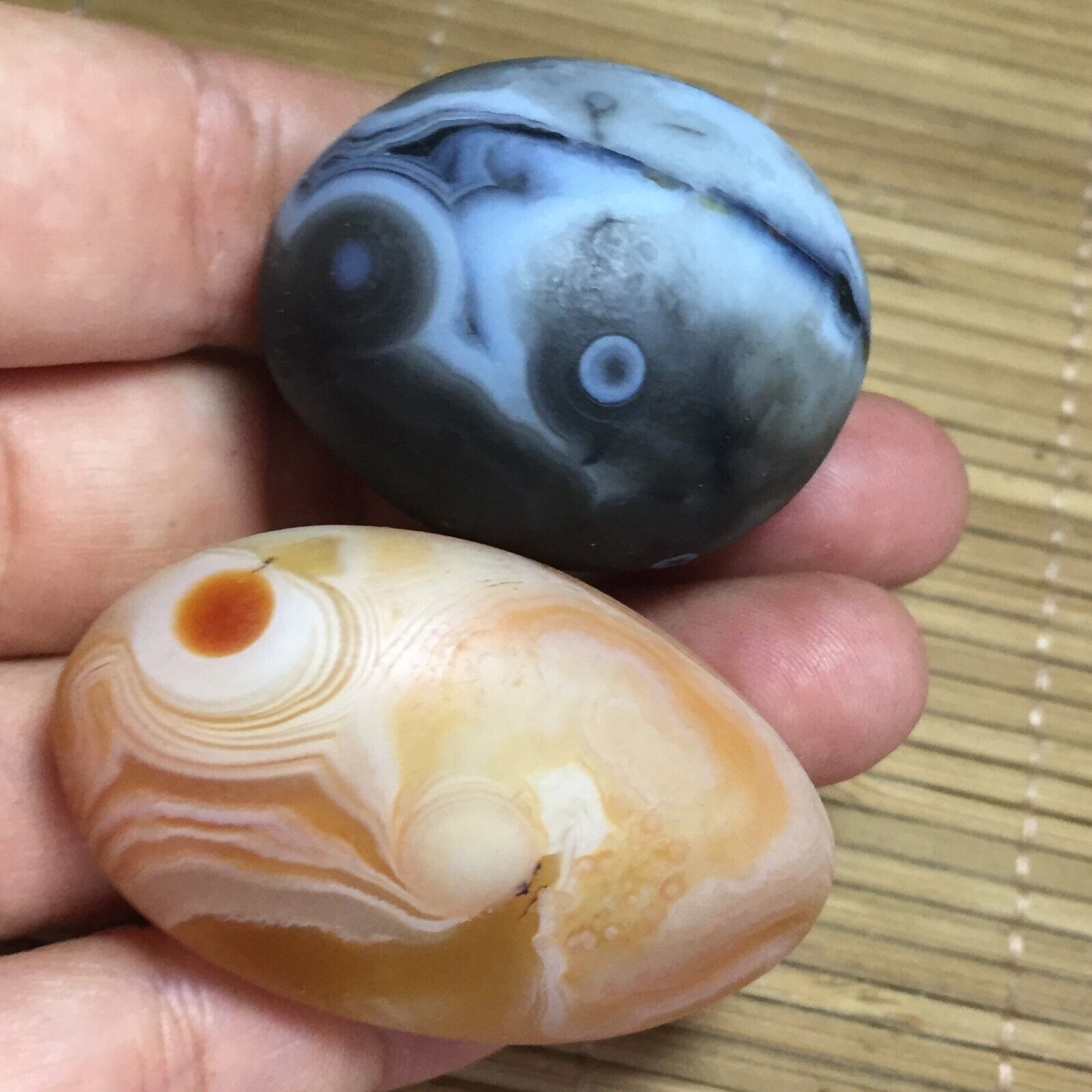 75g 2pcs Bonsai Suiseki-Natural Gobi Agate Eyes Stone-Rare Stunning Viewing 889