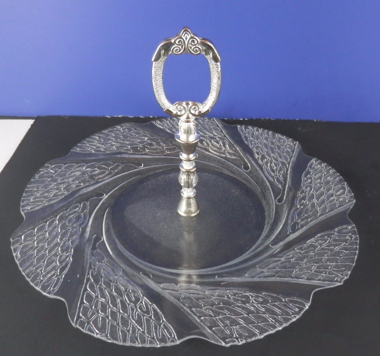 Crystal Serving Tray w silver plated handle Modern Design Fairfield Round In box