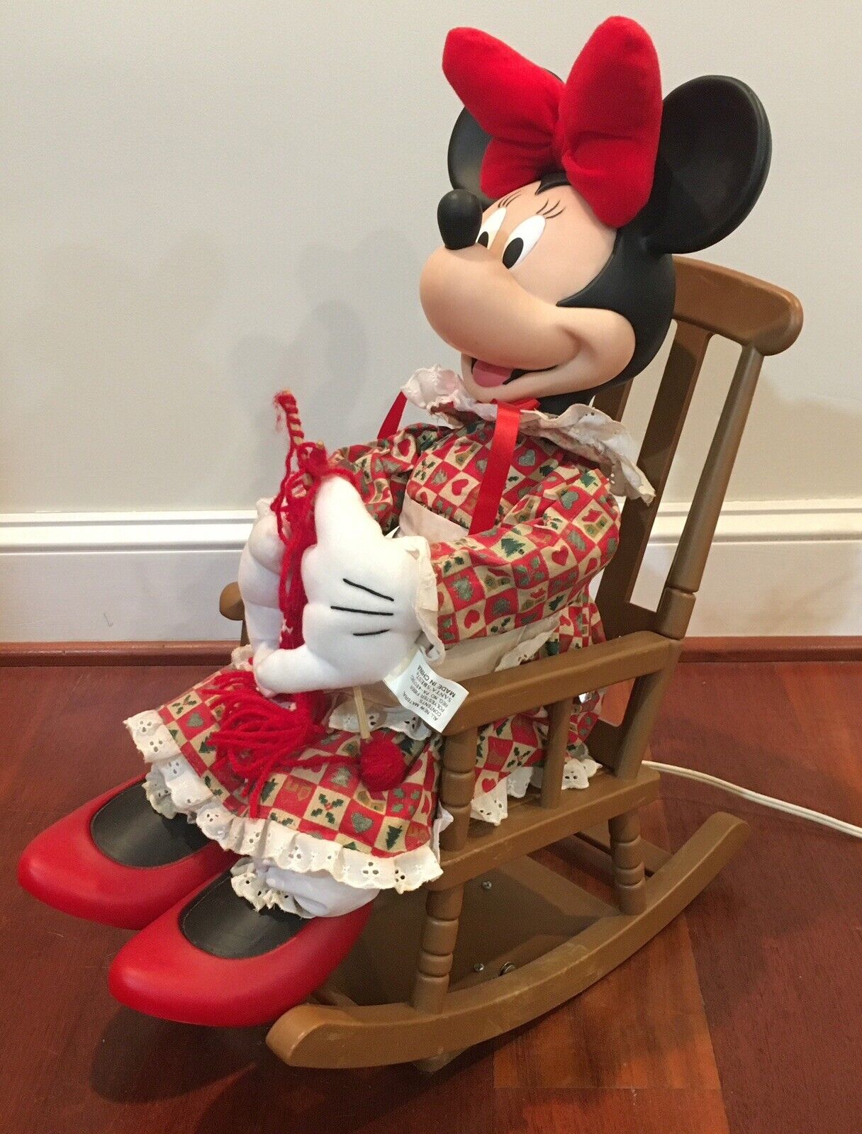 Vintage Large Minnie Mouse Mechanical Rocking Christmas Doll 1993 Santa’s Best
