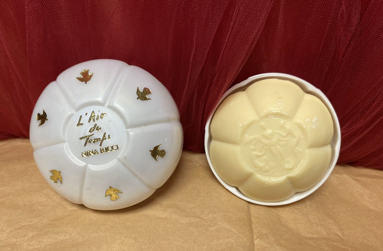 Vintage L’Air du Temps Perfumed Soap Original White & Gold Plastic Holder 3.5oz